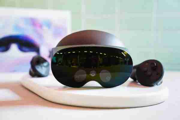 赋能元宇宙：Meta最新VR头戴设备发布，售1499美元