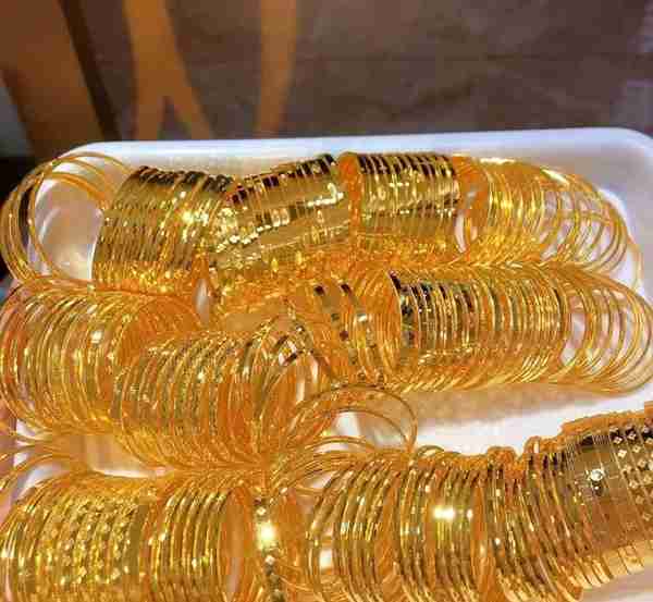 黄金首饰零售价496一克，买黄金需要注意什么？才不会买贵被坑