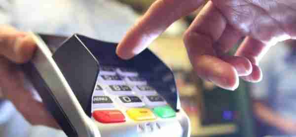 风控加码，多家银行调整信用卡持卡量，信用卡业务下一步如何做？