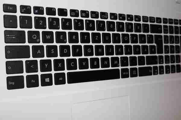 台式电脑键盘打不了字按哪个键恢复