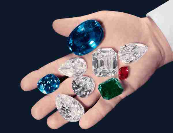 储备预计数万亿克拉的钻石坑被发现，钻石却仍然很贵，原因何在？